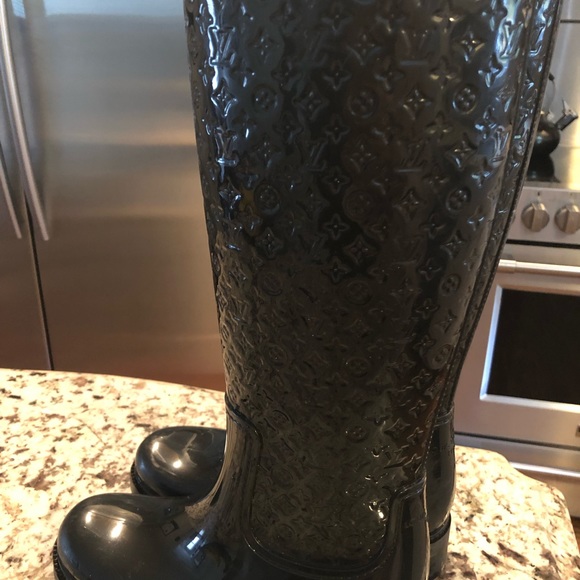 Louis Vuitton rain boots size 7. Worn twice. - Picture 3 of 3